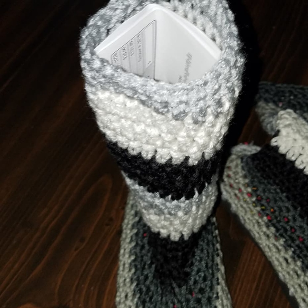 Hand crocheted childs boots with flipflop bottoms - Picture 2 of 4